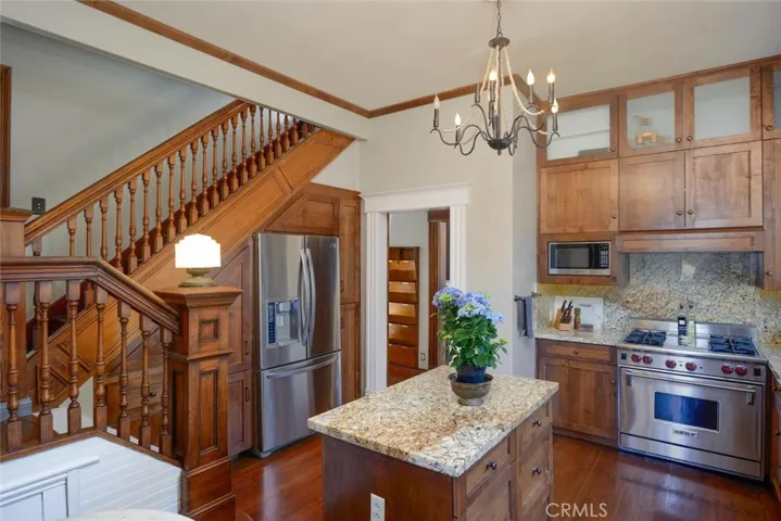 1052 E Grand Boulevard, Corona, California 92879