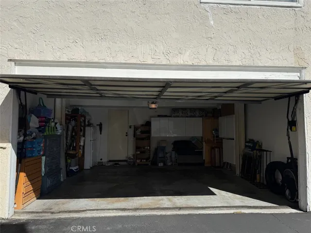 18411 Hatteras, Tarzana, California 91356