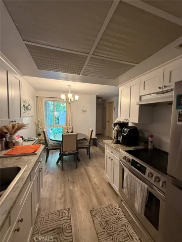 18411 Hatteras, Tarzana, California 91356