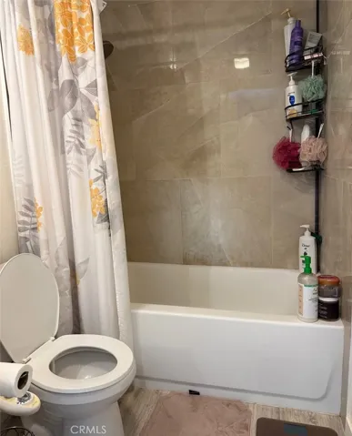 18411 Hatteras, Tarzana, California 91356