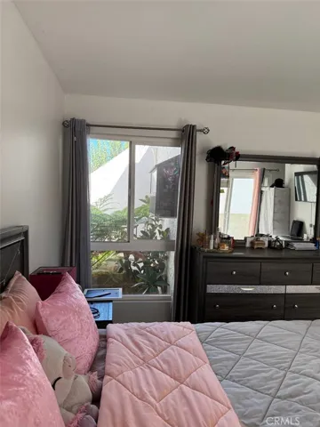 18411 Hatteras, Tarzana, California 91356