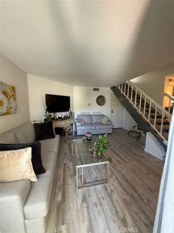 18411 Hatteras, Tarzana, California 91356