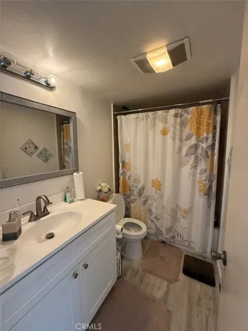 18411 Hatteras, Tarzana, California 91356