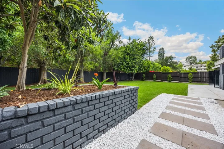 1425 Marianna Road, Pasadena, California 91105