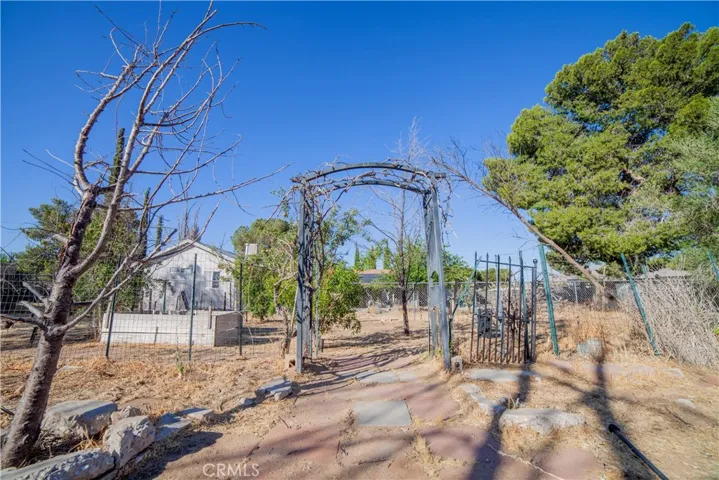 ARCH TO GARDEN AREA