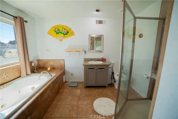 JACUZZI TUB
