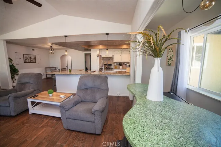 FAMILY ROOM/BAR