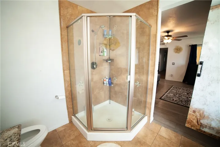 WALK-IN SHOWER