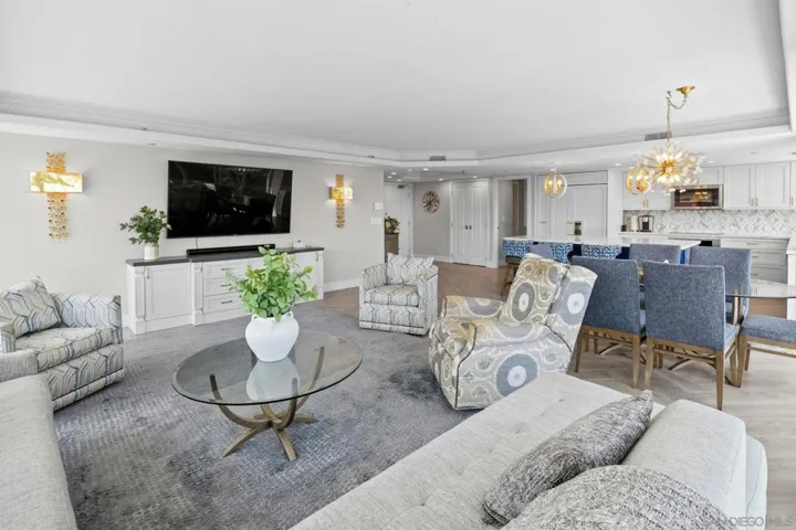 1710 Avenida Del Mundo 209, Coronado, California 92118 — photo 4