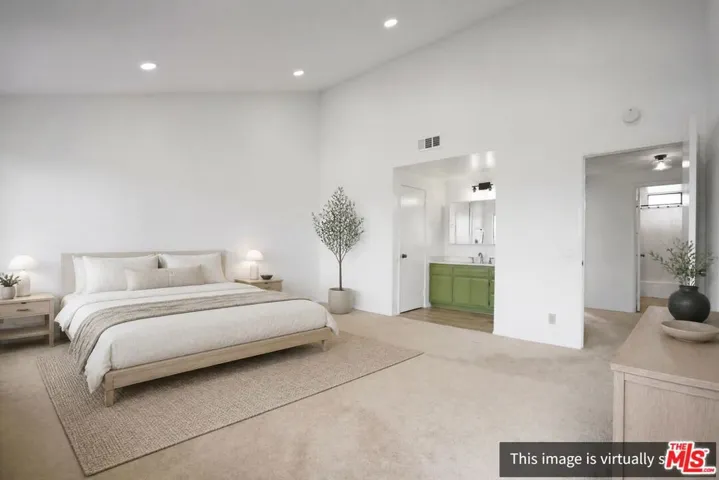 1071 N Glendora Avenue, Covina, California 91724