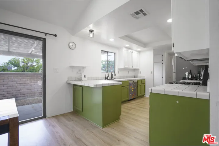 1071 N Glendora Avenue, Covina, California 91724