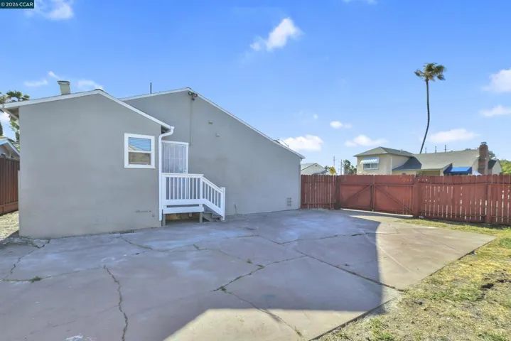 425 W 8th St, Pittsburg, California 94565