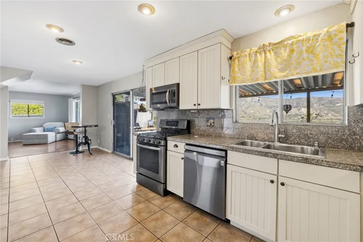 468 E View, Santa Paula, California 93060 — photo 4