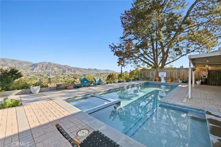 POOL VIEW OF THE VALLEY