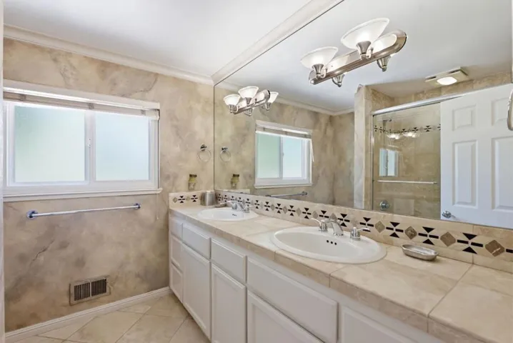 13565 Wendy Lane, Saratoga, California 95070