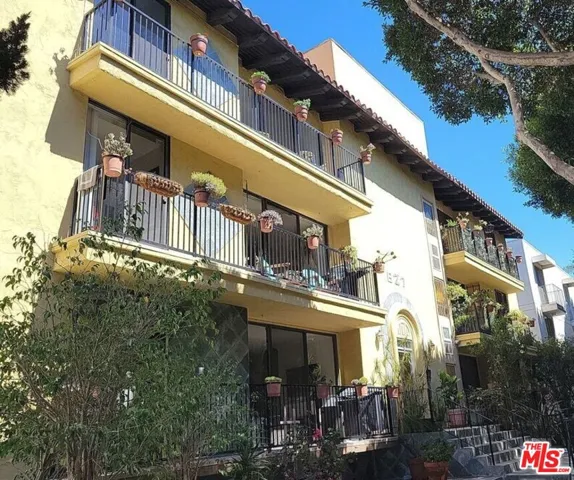 827 2nd Street 303, Santa Monica, California 90403