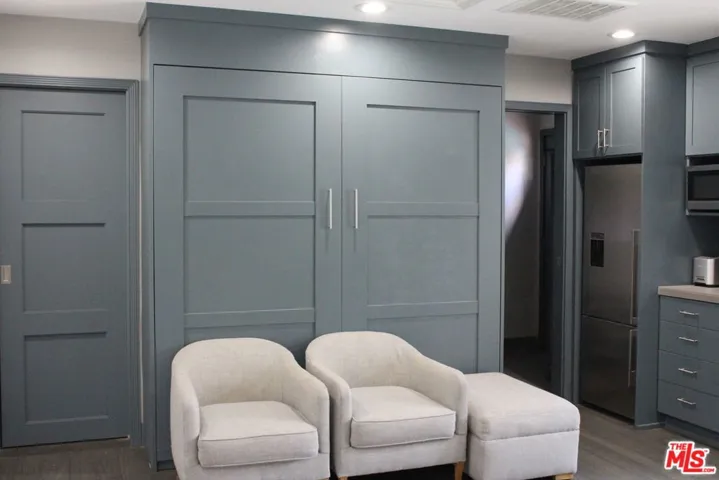 4109 Shadyglade Avenue, Studio City, California 91604