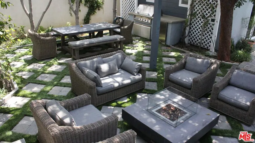 4109 Shadyglade Avenue, Studio City, California 91604