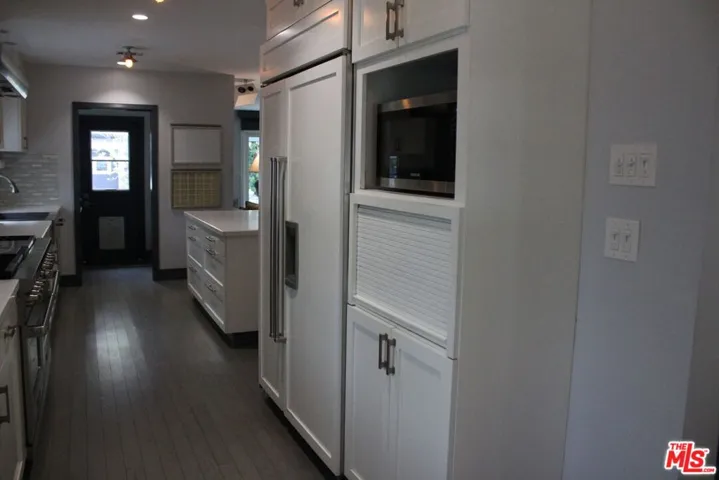 4109 Shadyglade Avenue, Studio City, California 91604