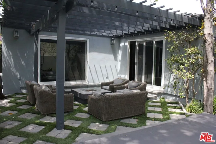 4109 Shadyglade Avenue, Studio City, California 91604