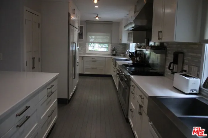 4109 Shadyglade Avenue, Studio City, California 91604