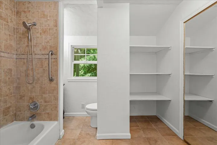 20476 Santa Cruz Highway, Los Gatos, California 95033