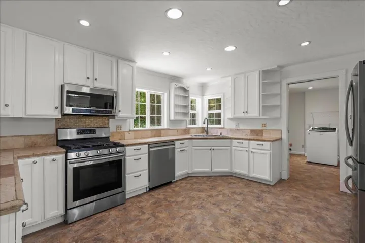 20476 Santa Cruz Highway, Los Gatos, California 95033