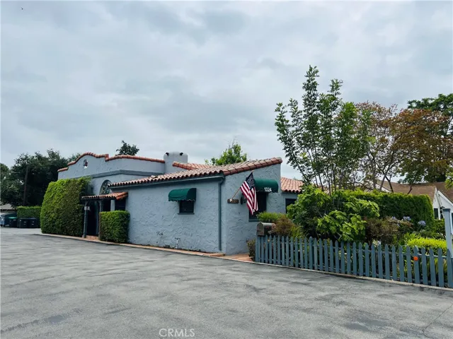 1324 E Chapman, Orange, California 92866