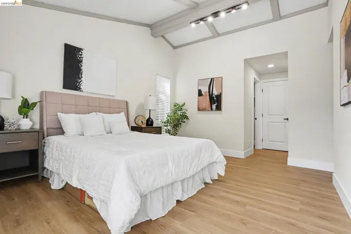 2185 Trafalgar Pl, Oakland, California 94611-3245