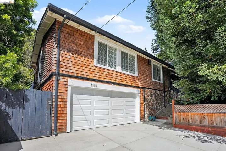 2185 Trafalgar Pl, Oakland, California 94611-3245