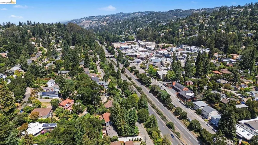 2185 Trafalgar Pl, Oakland, California 94611-3245