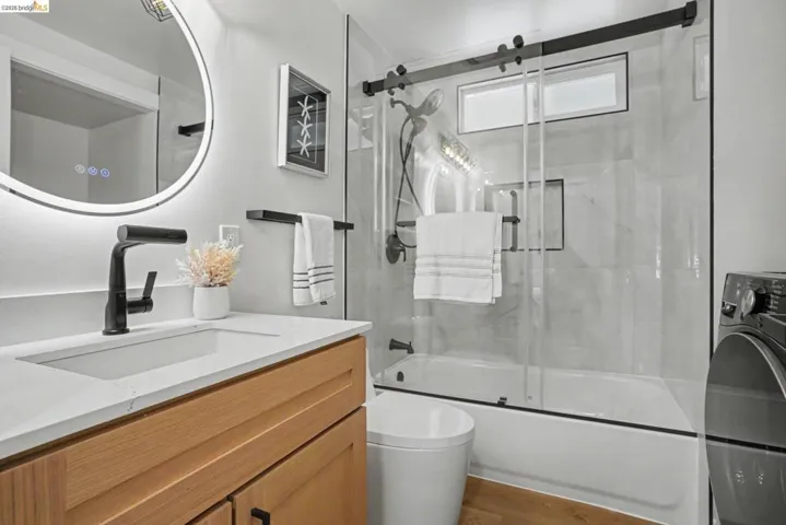 2185 Trafalgar Pl, Oakland, California 94611-3245