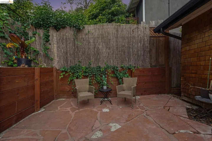 2185 Trafalgar Pl, Oakland, California 94611-3245
