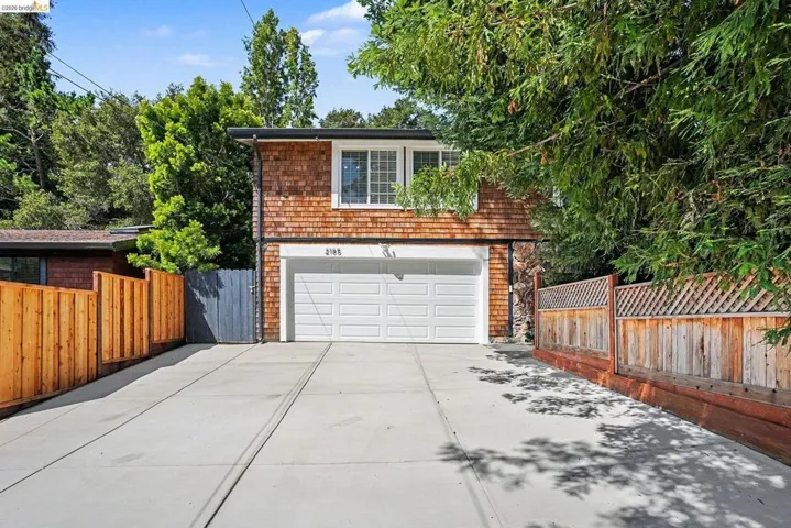 2185 Trafalgar Pl, Oakland, California 94611-3245
