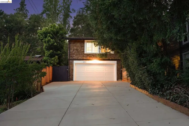 2185 Trafalgar Pl, Oakland, California 94611-3245