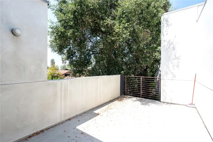 319 Camillo Road, Sierra Madre, California 91024