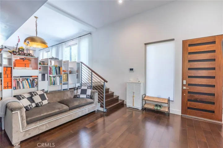 319 Camillo Road, Sierra Madre, California 91024