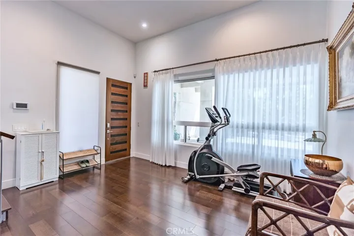 319 Camillo Road, Sierra Madre, California 91024
