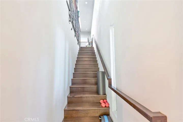 319 Camillo Road, Sierra Madre, California 91024