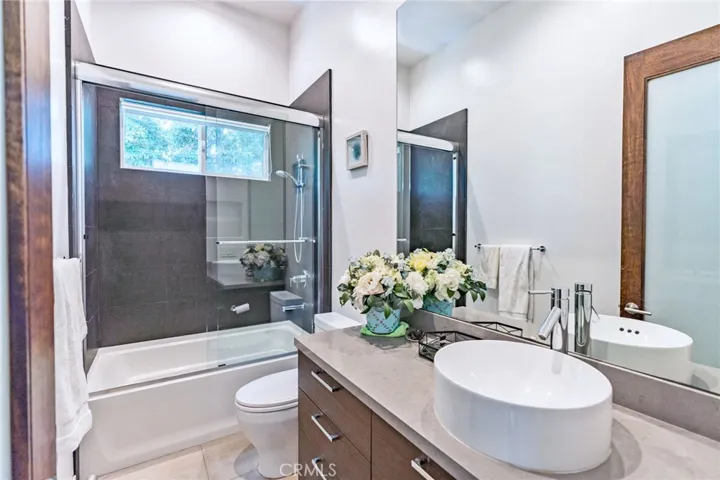319 Camillo Road, Sierra Madre, California 91024