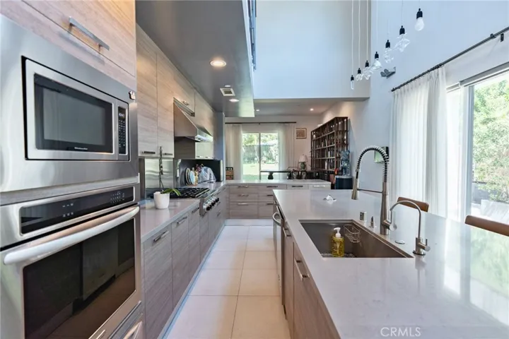 319 Camillo Road, Sierra Madre, California 91024