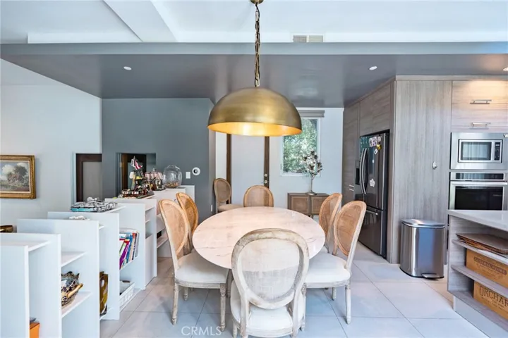 319 Camillo Road, Sierra Madre, California 91024