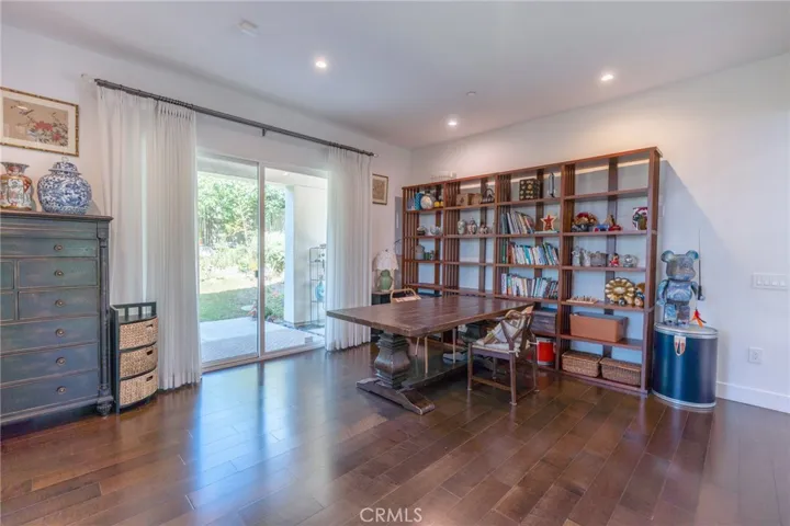 319 Camillo Road, Sierra Madre, California 91024