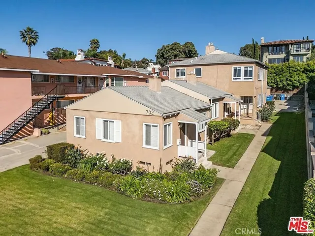 702 Pacific Coast Highway A, Redondo Beach, California 90277