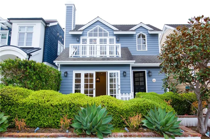 706 Heliotrope Avenue, Corona Del Mar, California 92625