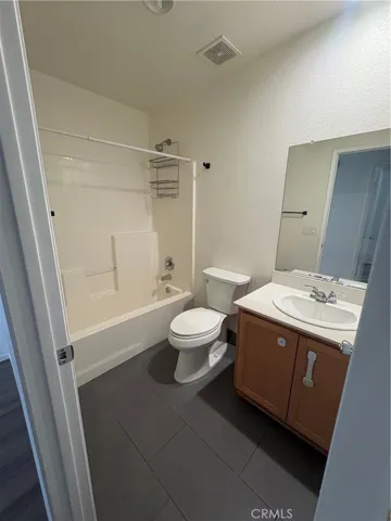 16562 Jasmine, Victorville, California 92395