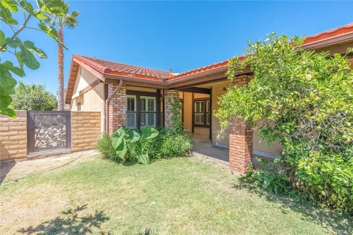23 Columbus, Irvine, California 92620