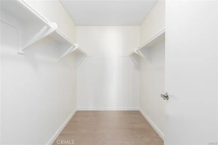 and walk-in closet.