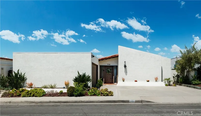 758 Barracuda Way, Laguna Beach, California 92651