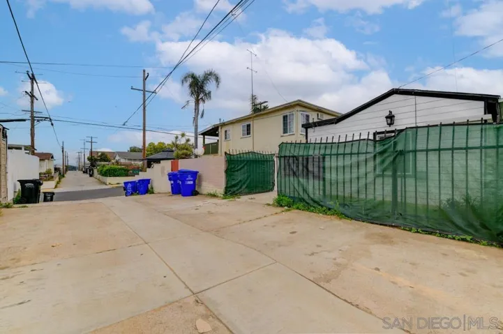 Property has alley access